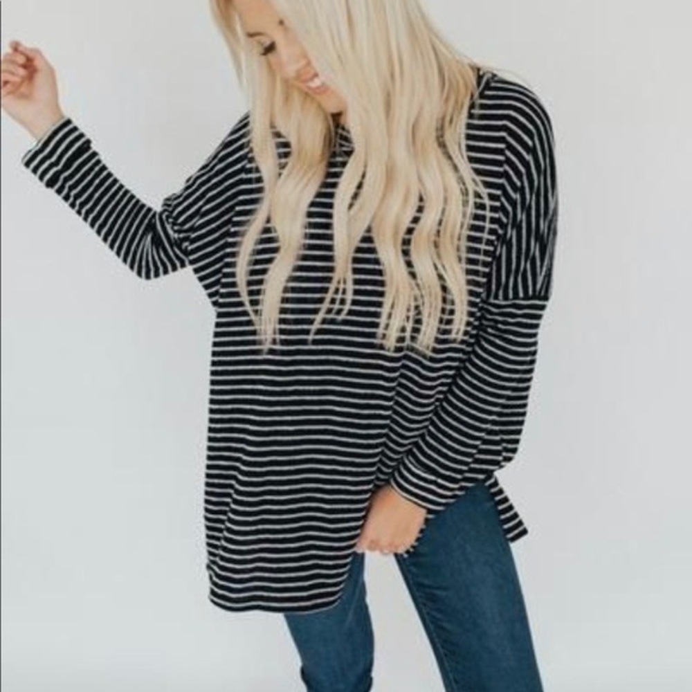 Carly Jean Levi Tunic Long Sleeve // Small